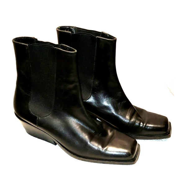 Robert Clergerie Shoes - Robert Clergerie black leather ankle boots, 7